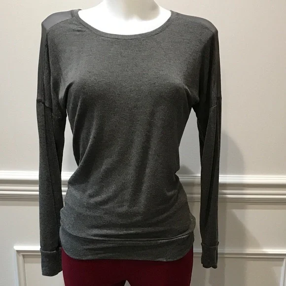 Fun yoga or wear around town shirt. - Picture 1 of 6